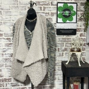 Barefoot dreams CC loop fringe vest medium